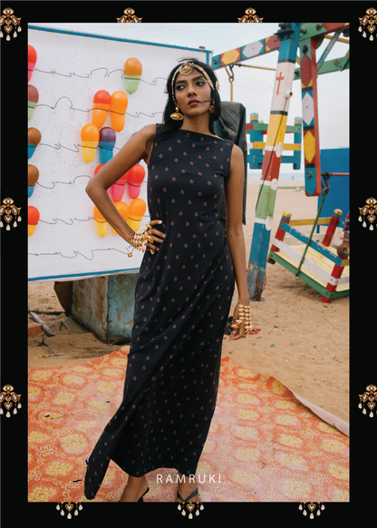 Palūṉ Black Mookuthi Dress