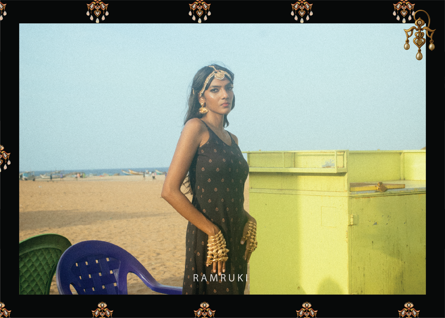 Sleeveless Mookuthi Black Dress